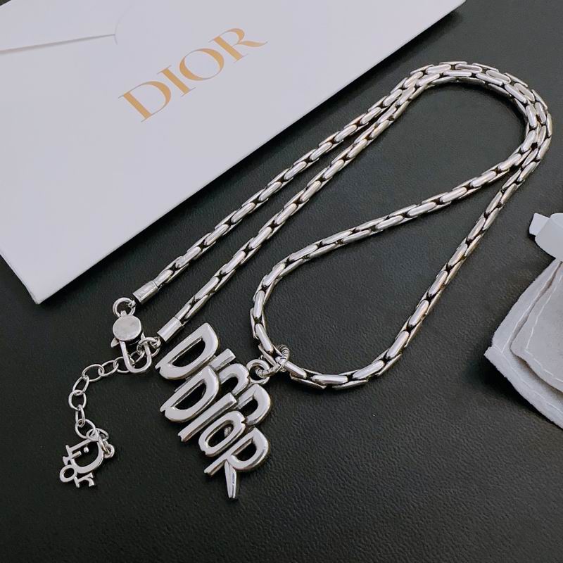 Dior Necklace 04lyr230